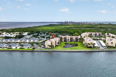 Condo à Jensen Beach, Floride, 2 chambres  № 2147009