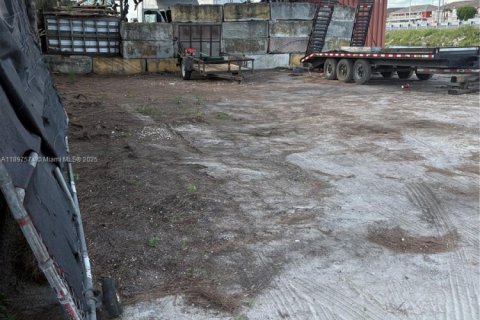 Купить коммерческую недвижимость в Медли, Флорида № 1954656 - фото 5