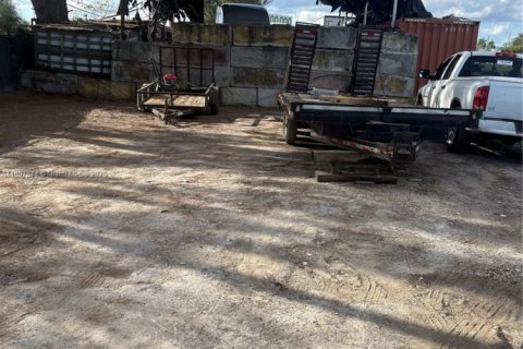 Купить коммерческую недвижимость в Медли, Флорида № 1954656 - фото 6