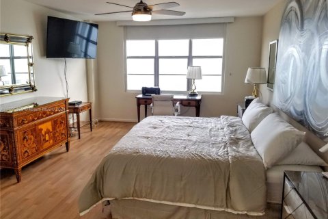 Condominio en venta en Miami Beach, Florida, 2 dormitorios, 126.35 m2 № 1693836 - foto 11