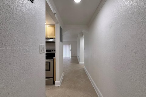 Купить кондоминиум в Майами, Флорида 3 спальни, 130.53м2, № 2084456 - фото 4