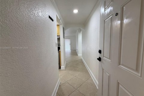 Купить кондоминиум в Майами, Флорида 3 спальни, 130.53м2, № 2084456 - фото 3