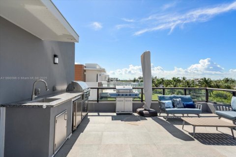 Casa en venta en Hollywood, Florida, 4 dormitorios, 254.18 m2 № 2034186 - foto 11