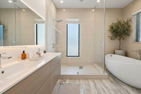 Casa en venta en Hollywood, Florida, 4 dormitorios, 254.18 m2 № 2034186 - foto 19