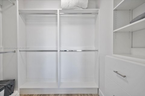 Casa en venta en Hollywood, Florida, 4 dormitorios, 254.18 m2 № 2034186 - foto 24