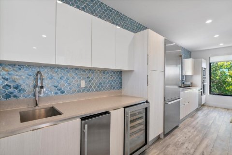 Casa en venta en Hollywood, Florida, 4 dormitorios, 254.18 m2 № 2034186 - foto 15