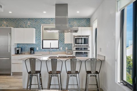 Casa en venta en Hollywood, Florida, 4 dormitorios, 254.18 m2 № 2034186 - foto 17