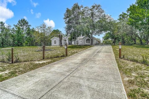Casa en venta en Weeki Wachee, Florida, 4 dormitorios, 323.86 m2 № 1826230 - foto 6