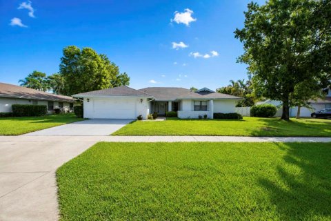 House in Wellington, Florida 4 bedrooms, 199.28 sq.m. № 2191195