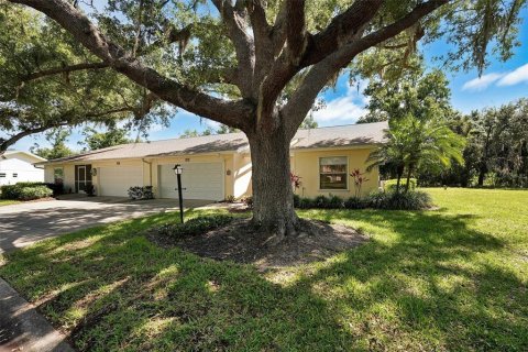 Villa ou maison à vendre à Sarasota, Floride: 2 chambres, 127.65 m2 № 2232423 - photo 3