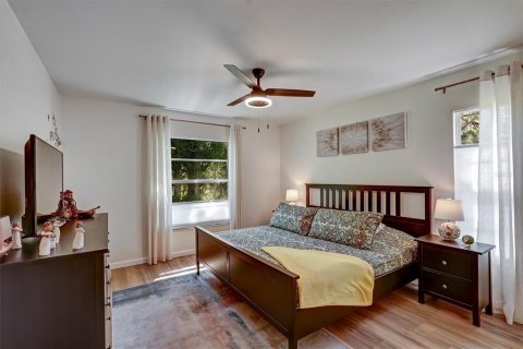 Villa ou maison à vendre à Sarasota, Floride: 2 chambres, 127.65 m2 № 2232423 - photo 11