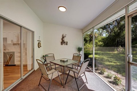 Villa ou maison à vendre à Sarasota, Floride: 2 chambres, 127.65 m2 № 2232423 - photo 15