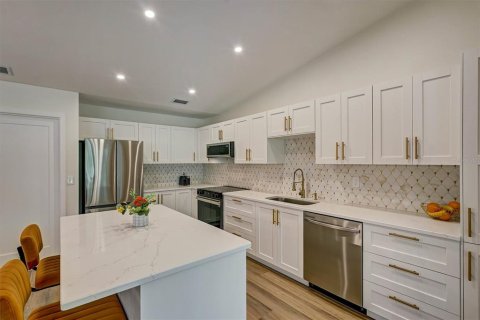 Villa ou maison à vendre à Sarasota, Floride: 2 chambres, 127.65 m2 № 2232423 - photo 5