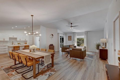 Villa ou maison à Sarasota, Floride 2 chambres, 127.65 m2 № 2232423