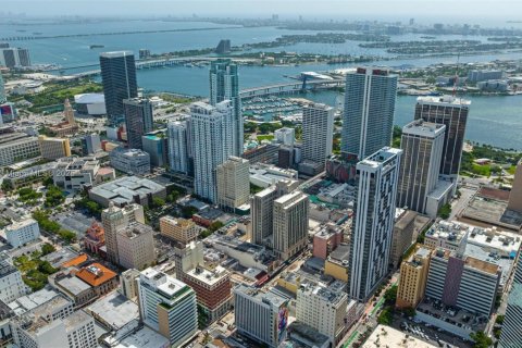 Купить кондоминиум в Майами, Флорида 2 спальни, 90.77м2, № 1961869 - фото 17