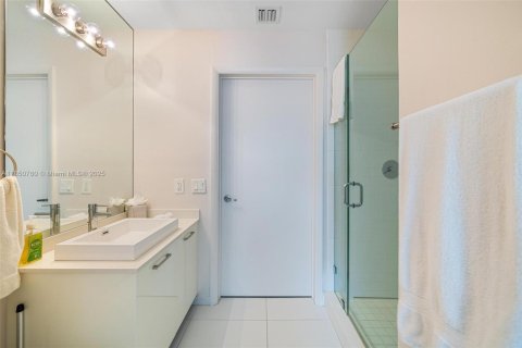 Купить кондоминиум в Майами, Флорида 2 спальни, 90.77м2, № 1961869 - фото 4