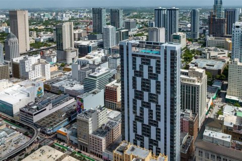 Купить кондоминиум в Майами, Флорида 2 спальни, 90.77м2, № 1961869 - фото 15