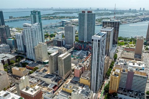 Купить кондоминиум в Майами, Флорида 2 спальни, 90.77м2, № 1961869 - фото 14