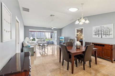 House in The Villages, Florida 2 bedrooms, 137.59 sq.m. № 1841514 - photo 11