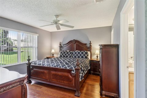 House in The Villages, Florida 2 bedrooms, 137.59 sq.m. № 1841514 - photo 18