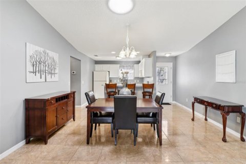 House in The Villages, Florida 2 bedrooms, 137.59 sq.m. № 1841514 - photo 9