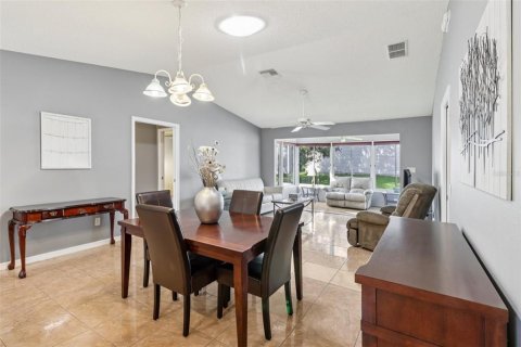 House in The Villages, Florida 2 bedrooms, 137.59 sq.m. № 1841514 - photo 12
