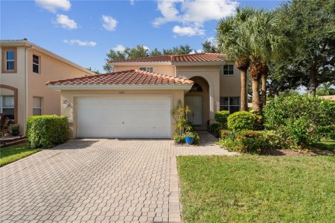 House in Fort Myers, Florida 4 bedrooms, 262.54 sq.m. № 1561857 - photo 1