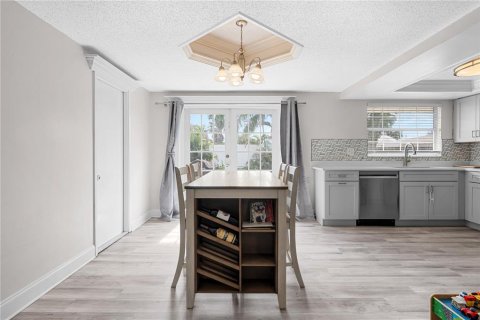 Villa ou maison à vendre à Apollo Beach, Floride: 3 chambres, 108.23 m2 № 2389161 - photo 18