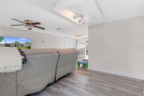 Villa ou maison à vendre à Apollo Beach, Floride: 3 chambres, 108.23 m2 № 2389161 - photo 13