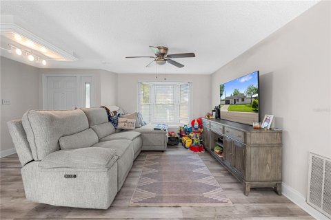 Villa ou maison à vendre à Apollo Beach, Floride: 3 chambres, 108.23 m2 № 2389161 - photo 15