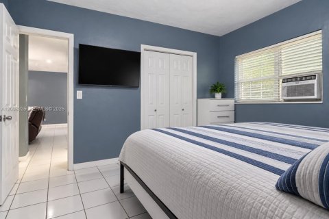 Commercial property in Miami, Florida 145.48 sq.m. № 2401263 - photo 24
