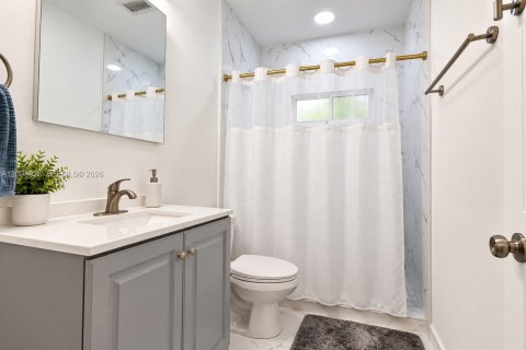 Commercial property in Miami, Florida 145.48 sq.m. № 2401263 - photo 27