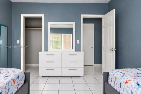 Commercial property in Miami, Florida 145.48 sq.m. № 2401263 - photo 23