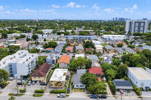 Commercial property in Miami, Florida 145.48 sq.m. № 2401263 - photo 28
