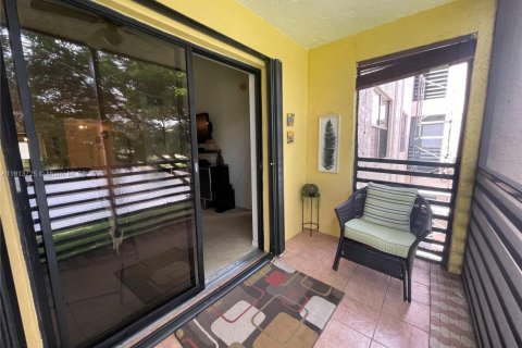 Condo in Sunrise, Florida, 2 bedrooms  № 2015691 - photo 26