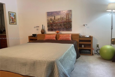 Condo in Sunrise, Florida, 2 bedrooms  № 2015691 - photo 30