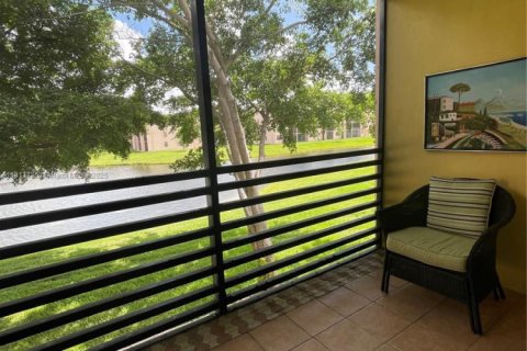Condo in Sunrise, Florida, 2 bedrooms  № 2015691 - photo 21
