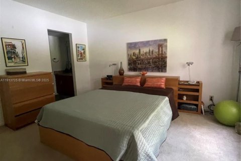 Condo in Sunrise, Florida, 2 bedrooms  № 2015691 - photo 29