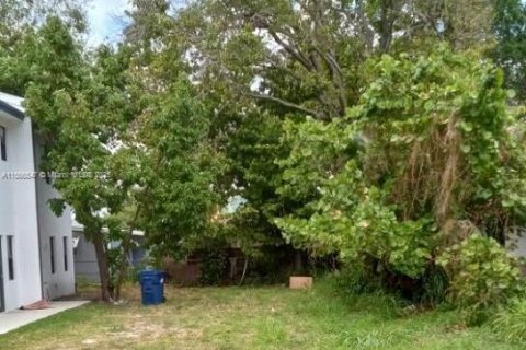 Terreno en venta en Miami, Florida № 1936841 - foto 5