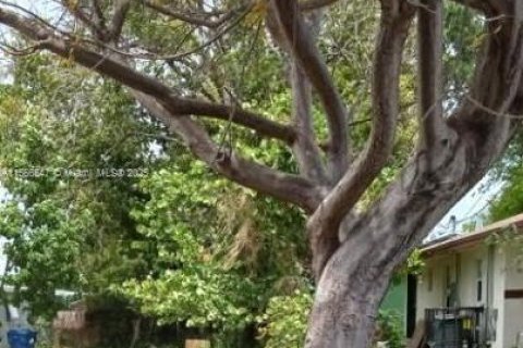 Terreno en venta en Miami, Florida № 1936841 - foto 7