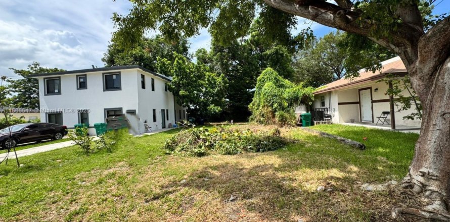 Terreno en Miami, Florida № 1936841