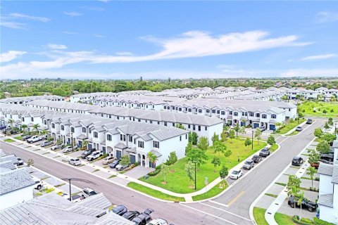 Touwnhouse à vendre à Homestead, Floride: 4 chambres, 169.08 m2 № 2008731 - photo 8