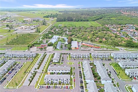 Touwnhouse à vendre à Homestead, Floride: 4 chambres, 169.08 m2 № 2008731 - photo 5