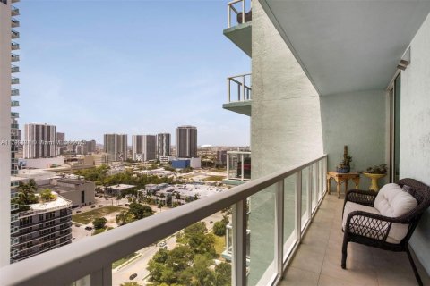 Condominio en venta en Miami, Florida, 1 dormitorio, 72.46 m2 № 1713508 - foto 1