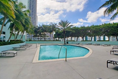 Condominio en venta en Miami, Florida, 1 dormitorio, 72.46 m2 № 1713508 - foto 15