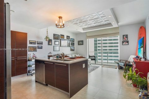Condominio en venta en Miami, Florida, 1 dormitorio, 72.46 m2 № 1713508 - foto 3