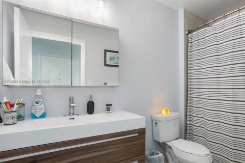 Condominio en venta en Miami, Florida, 1 dormitorio, 72.46 m2 № 1713508 - foto 9