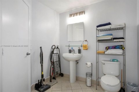 Condominio en venta en Miami, Florida, 1 dormitorio, 72.46 m2 № 1713508 - foto 11