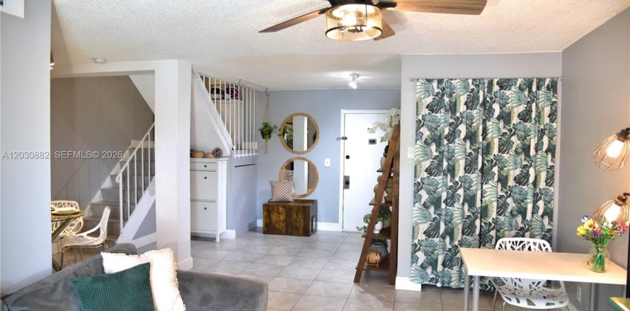 Condo in Plantation, Florida, 2 bedrooms № 2244012
