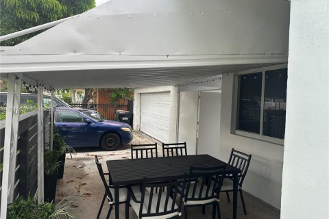 Villa ou maison à louer à North Miami, Floride: 3 chambres, 140.28 m2 № 2194769 - photo 19